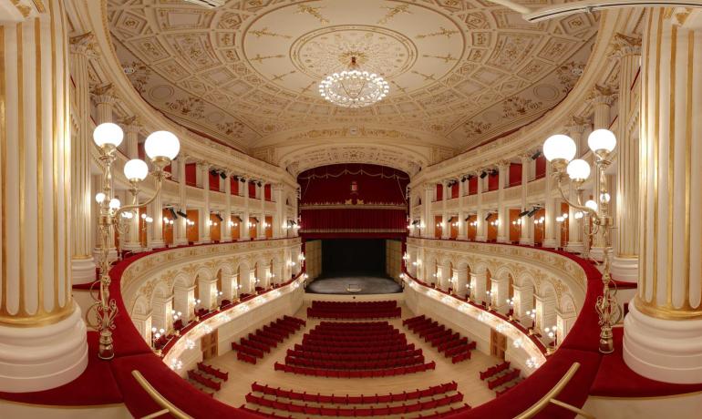 aquahotel de fuehrung-durch-das-galli-theater-in-rimini 050